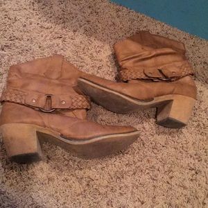 Heel cowgirl boots